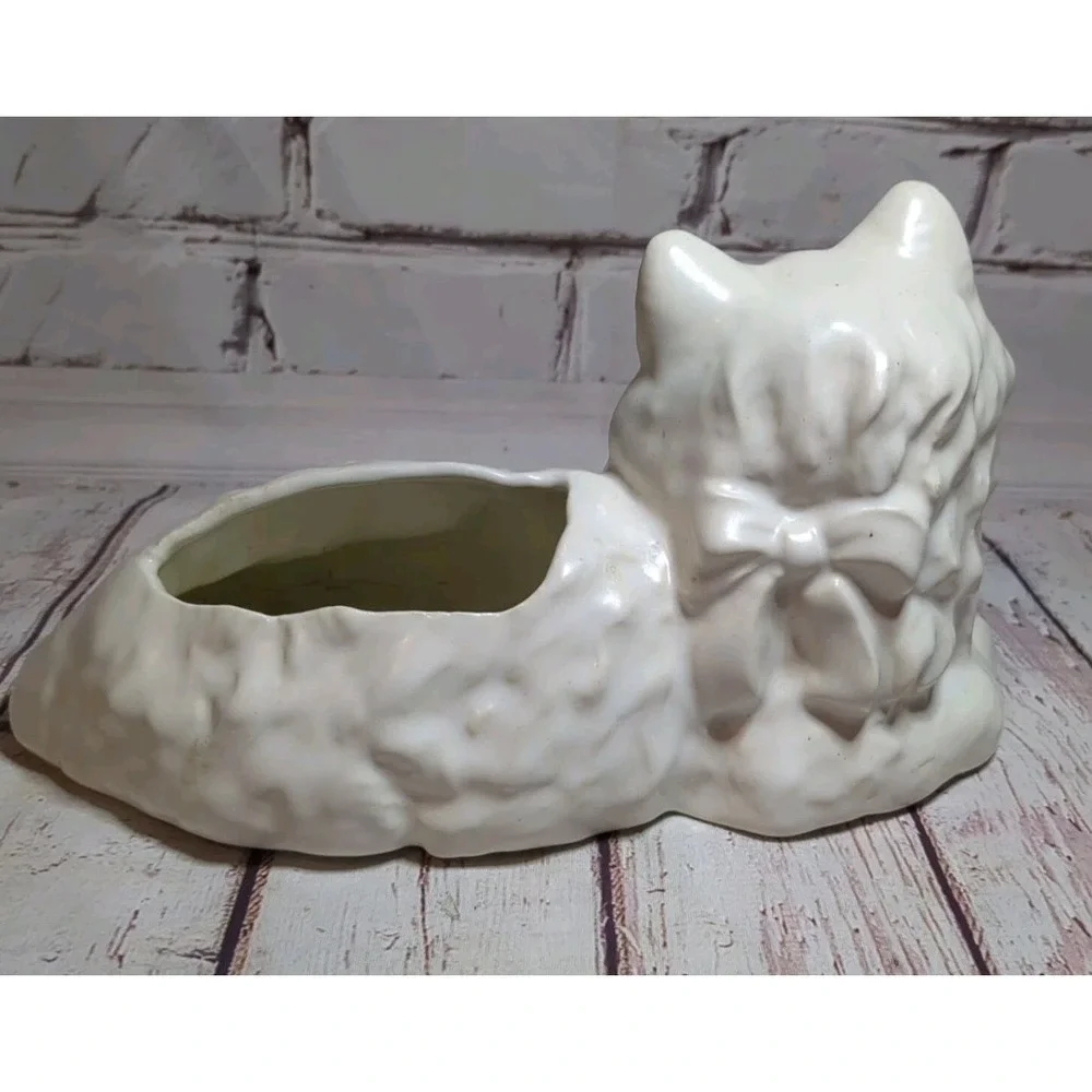 Vintage White Persian Cat Figurine Planter Blue Eyes With‎ Playful Kitten